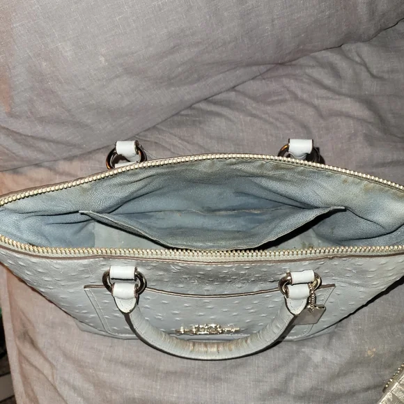 Coach handbag baby blue/ gray blue riveted cross-body strap included - Picture 3 of 11